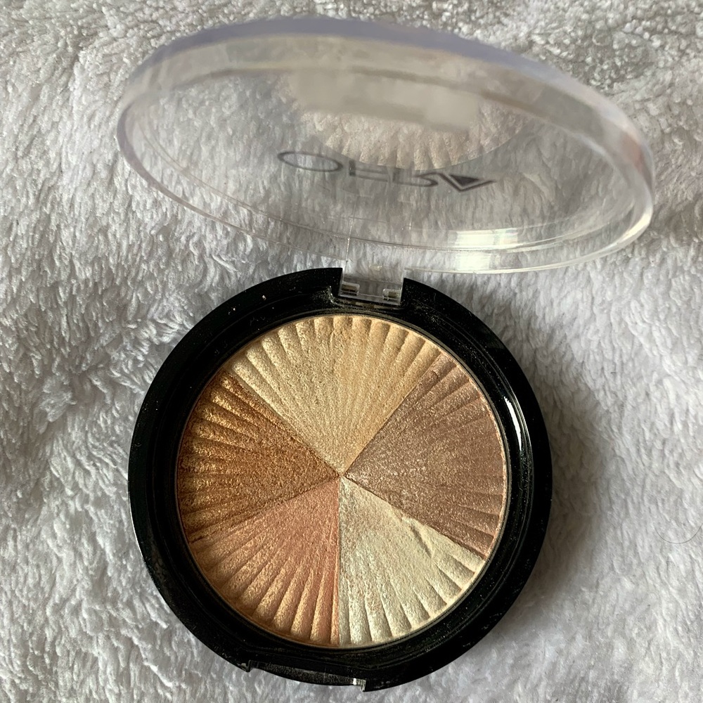 OFRA HIGHLIGHTER - “BEVERLY HILLS” 💗